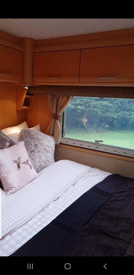 Self Contained Holiday Home Caravan Corsham Exterior photo