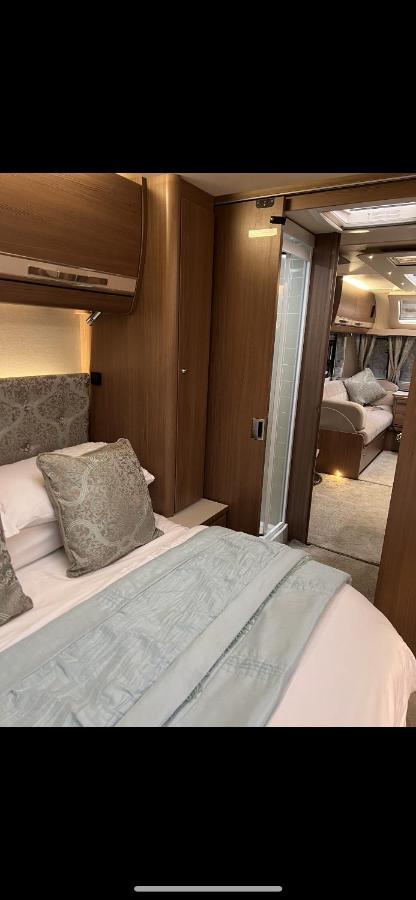 Self Contained Holiday Home Caravan Corsham Exterior photo