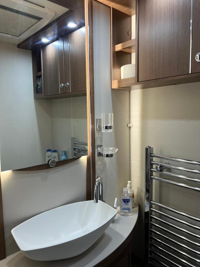 Self Contained Holiday Home Caravan Corsham Exterior photo